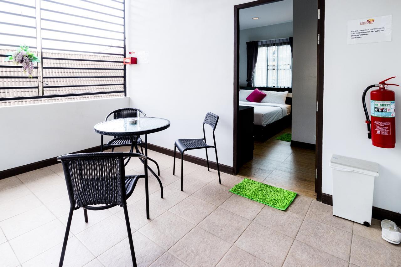 The Cube Sathorn Boutique Hotel เดอะ คิวบ์ สาทร บูติค โฮเทล Near Bts Surasak Bangkok Exterior foto